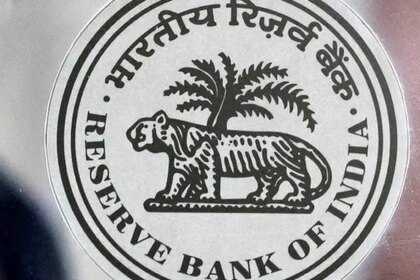 RBI takes delivery of $5 billion sell/buy swap it conducted 2 years ago: Report