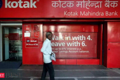 Kotak Mahindra Bank plans to hire 400 engineers to ramp up tech transition - ET BFSI