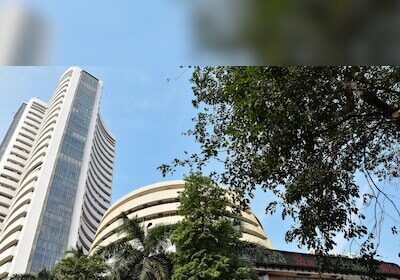 Markets end 3-week winning streak, shed over 1% on weak global cues