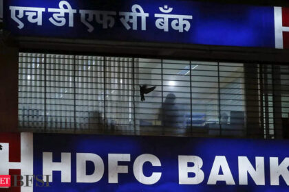 HDFC Bank may undergo prolonged realignment, faces near-term growth challenges - ET BFSI