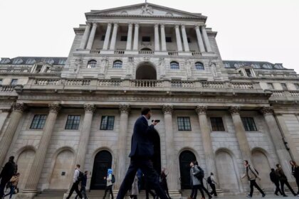 Bank of England cuts interest rates, sees inflation hike after Reeves' budget